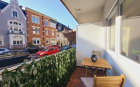 Zentrales Apartment Mit Balkon Und Parkplatz