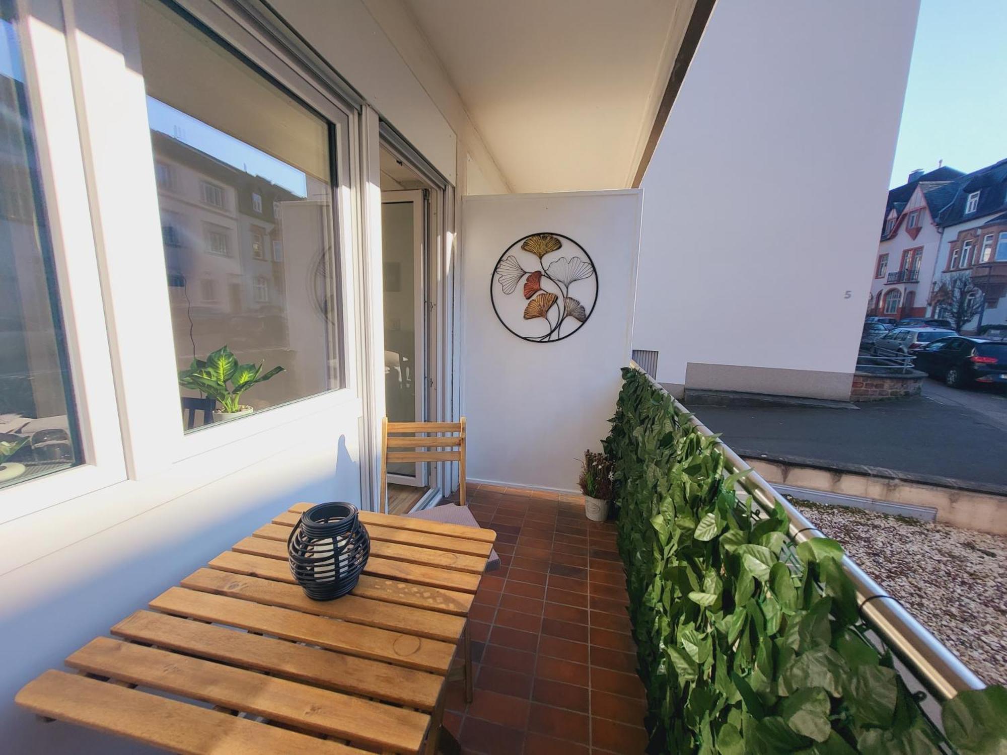 Zentrales Apartment Mit Balkon Und Parkplatz Trier Exterior foto
